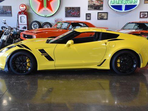Used 2017 Chevrolet Corvette Grand Sport w/ Z07 Performance Package RWD image 5