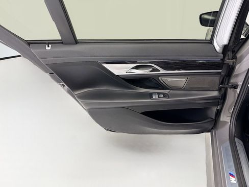 Used 2022 BMW 740i w/ M Sport Package RWD image 25