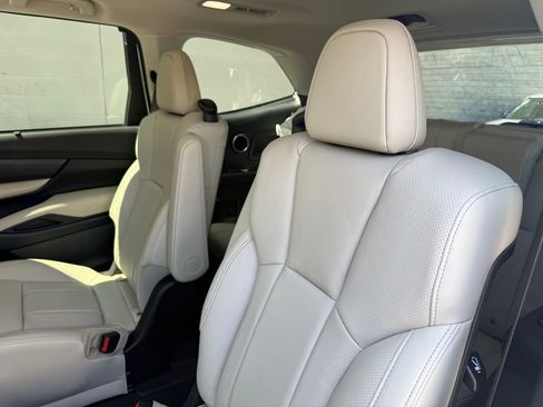 New 2026 Subaru Ascent Limited AWD/4WD image 27