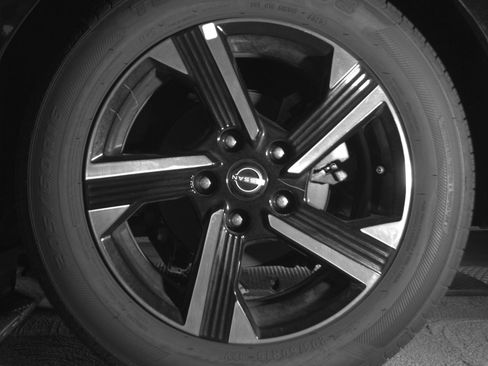 Used 2025 Nissan Sentra SV image 14