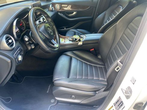 Used 2017 Mercedes-Benz GLC 300 4MATIC image 6
