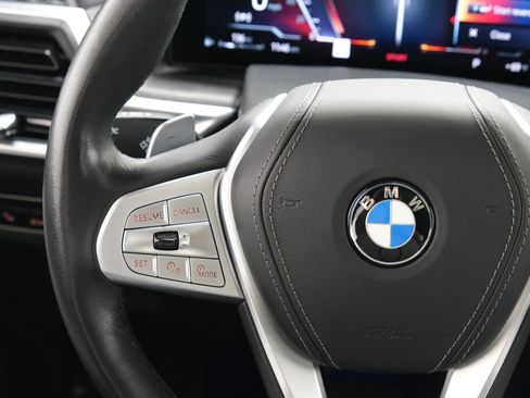 Used 2024 BMW X7 xDrive40i w/ Premium Package AWD/4WD image 12