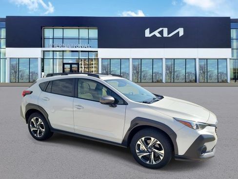 Used 2024 Subaru Crosstrek 2.0i Premium AWD/4WD image 2