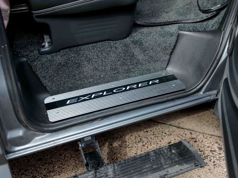 Used 2023 Chevrolet Express 2500 image 42