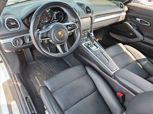 Used 2021 Porsche 718 Cayman RWD image 9
