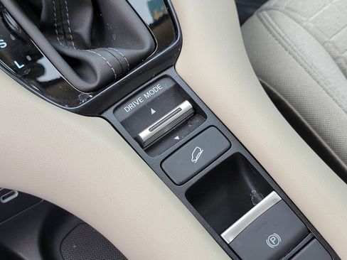 Certified 2024 Honda HR-V LX image 24