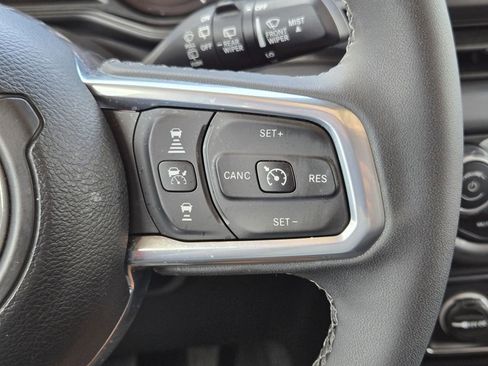 Used 2025 Jeep Wrangler Unlimited Sahara w/ Safety Group AWD/4WD image 29