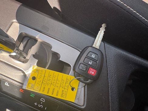Used 2017 Toyota RAV4 XLE FWD image 40