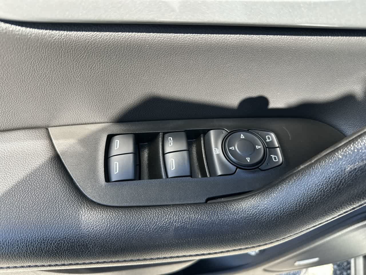 Used 2020 Chevrolet Blazer LT w/ Sound & Technology Package FWD image 15
