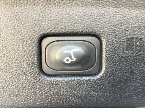 Used 2023 Ford Edge SEL w/ Convenience Package AWD/4WD image 9