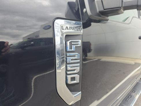 Used 2021 Ford F250 Lariat w/ Lariat Value Package AWD/4WD image 10