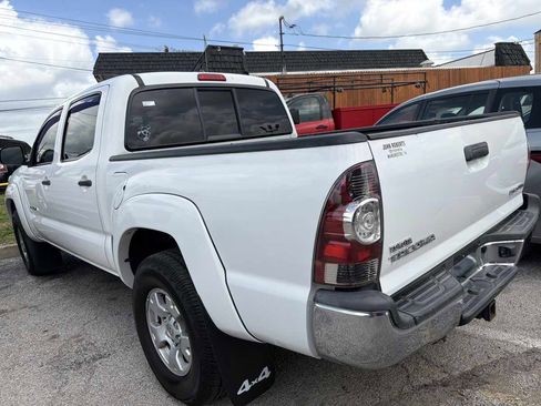 Used 2012 Toyota Tacoma 4x4 Double Cab w/ SR5 Pkg image 4