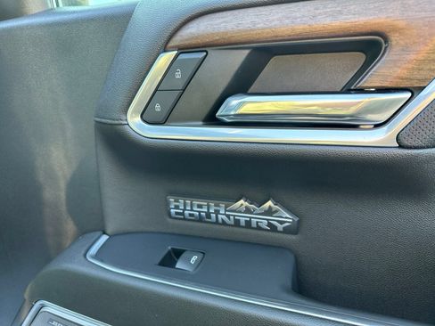 Used 2022 Chevrolet Silverado 1500 High Country w/ Z71 Off-Road Package AWD/4WD image 48