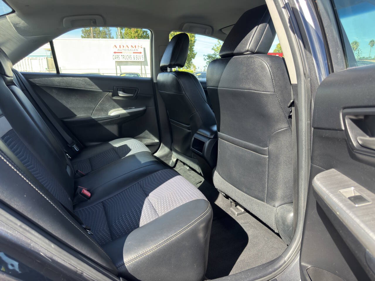 Used 2012 Toyota Camry SE FWD image 12