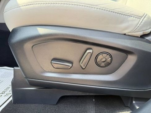 Used 2025 Ford Explorer Platinum w/ Ultimate Package image 24