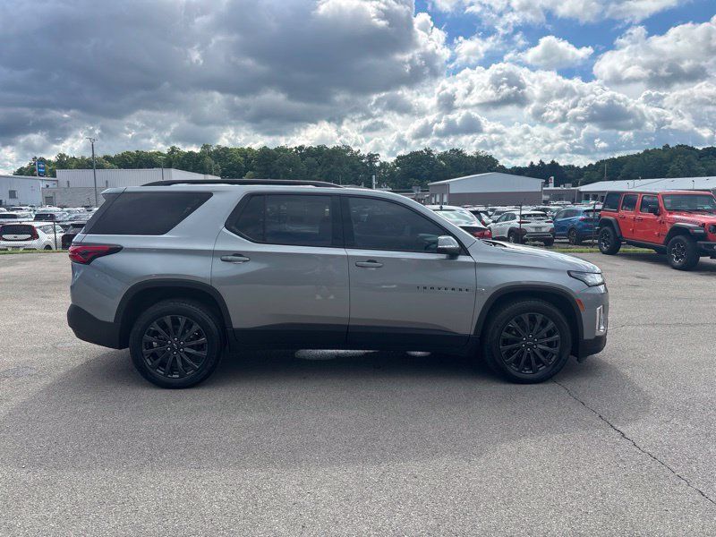 Used 2023 Chevrolet Traverse RS AWD/4WD image 2
