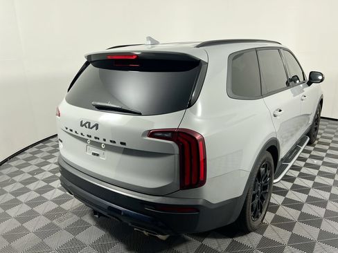 Used 2022 Kia Telluride EX w/ EX Premium Package AWD/4WD image 3