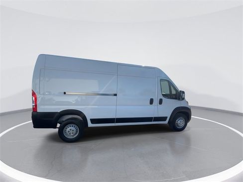 Used 2025 RAM ProMaster 2500 w/ Convenience Group image 9