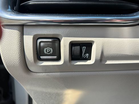Used 2023 Cadillac XT4 Premium Luxury AWD/4WD image 25