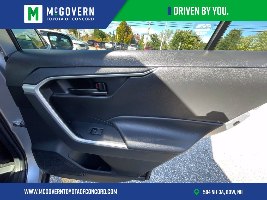 Used 2023 Toyota RAV4 LE AWD/4WD image 23