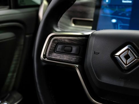 Used 2022 Rivian R1T Launch Edition image 18