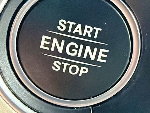 Used 2023 Mercedes-Benz GLE 450 4MATIC image 35