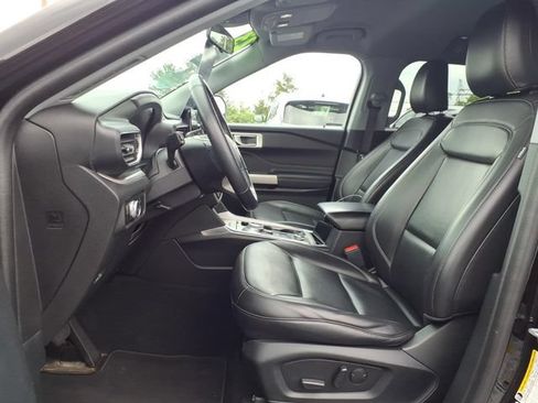Certified 2023 Ford Explorer XLT w/ Equipment Group 202A AWD/4WD image 17