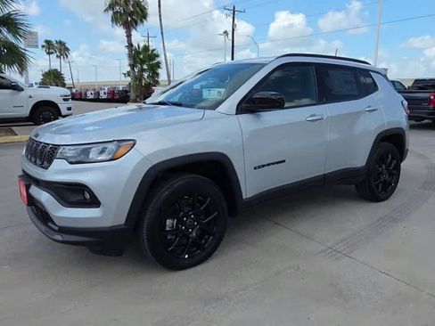 New 2026 Jeep Compass Latitude AWD/4WD image 4
