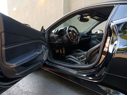 Used 2018 Ferrari 488 GTB image 62