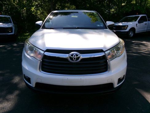 Used 2014 Toyota Highlander Plus AWD/4WD image 3