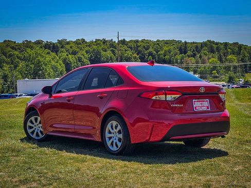 Used 2020 Toyota Corolla LE FWD image 5