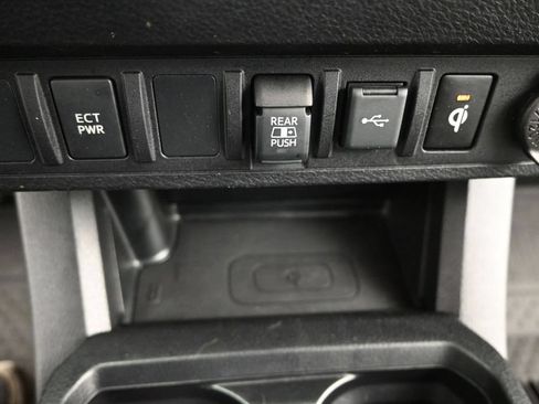 Used 2021 Toyota Tacoma TRD Sport AWD/4WD image 30