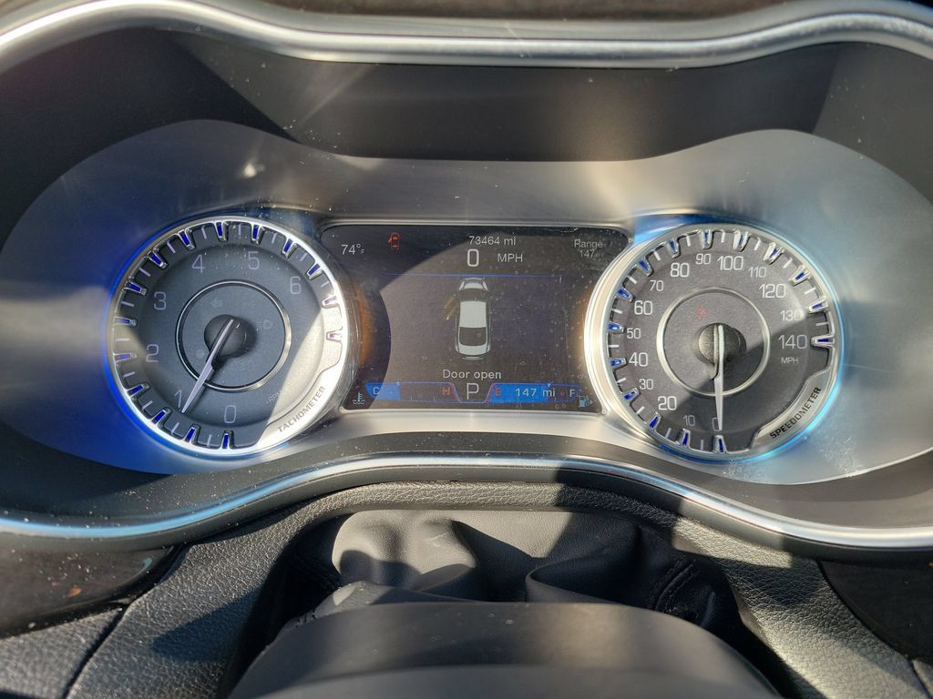 Used 2016 Chrysler 200 C FWD image 30