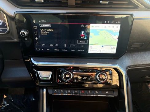 Used 2024 GMC Sierra 1500 Denali w/ Technology Package image 32