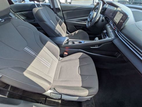 Used 2025 Hyundai Elantra SEL image 26