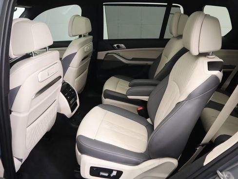 Certified 2023 BMW X7 xDrive40i w/ Executive Package image 22