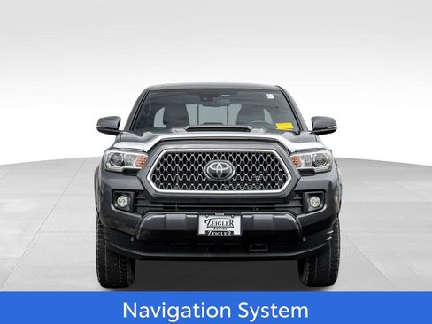 Used 2019 Toyota Tacoma TRD Sport w/ Technology Package AWD/4WD image 2