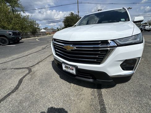 Used 2022 Chevrolet Traverse LT w/ LPO, Floor Liner Package image 32