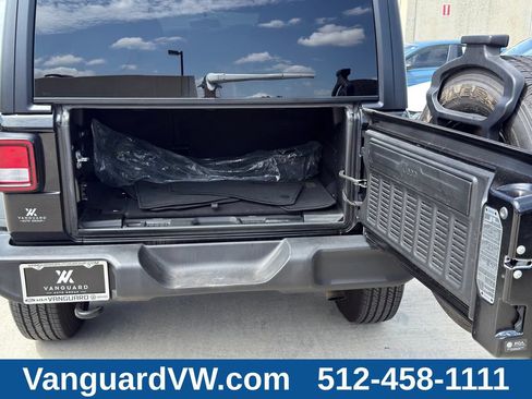 Used 2022 Jeep Wrangler Unlimited Sport AWD/4WD image 11
