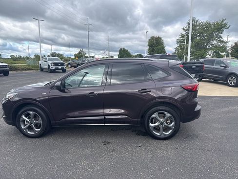 Used 2023 Ford Escape ST-Line w/ Tech Pack #1 AWD/4WD image 7