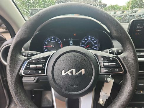 Used 2023 Kia Forte LXS w/ LXS Technology Package FWD image 18