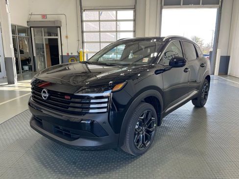 New 2026 Nissan Kicks SR w/ SR Premium Package image 4