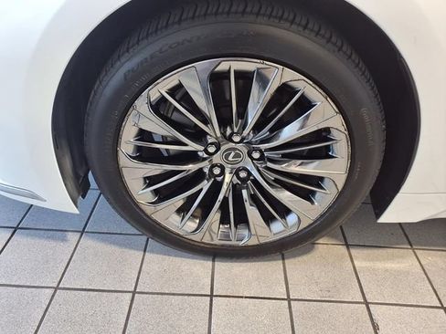 Used 2021 Lexus LS 500 w/ Accessory Package (Z2) RWD image 5