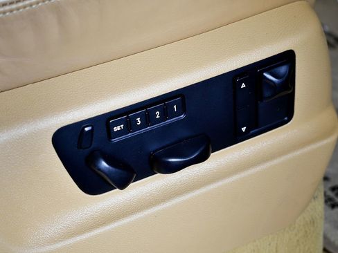 Used 2008 Porsche Cayenne GTS image 44