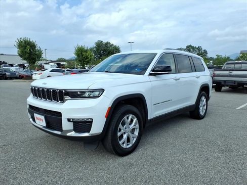 Used 2023 Jeep Grand Cherokee L Limited AWD/4WD image 9