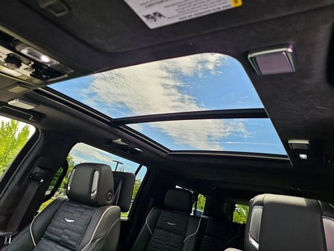 New 2026 Cadillac Escalade ESV Platinum Sport AWD/4WD image 24