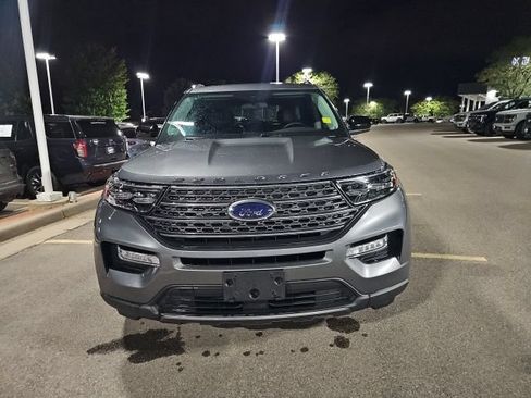 Used 2024 Ford Explorer XLT w/ Equipment Group 202A AWD/4WD image 3