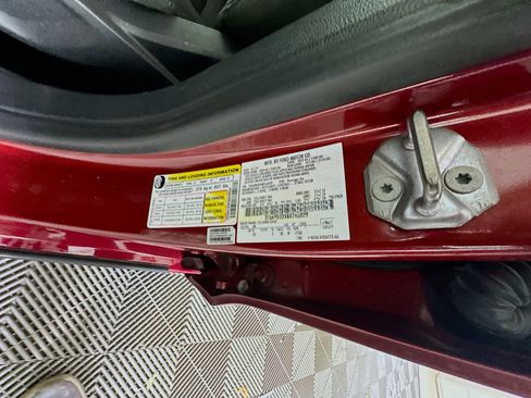 Used 2019 Ford Fusion SE image 12