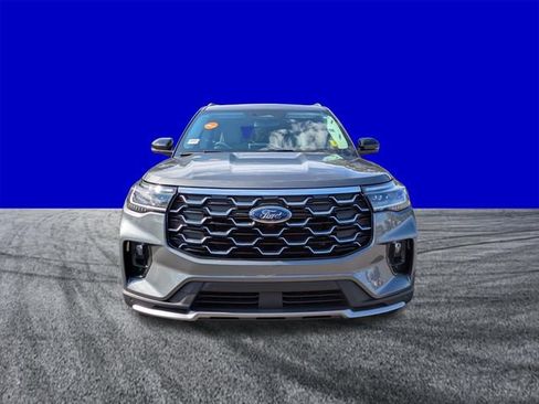 Certified 2025 Ford Explorer Platinum w/ Ultimate Package RWD image 9