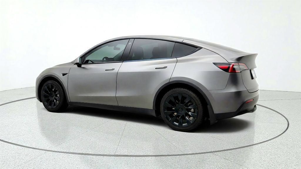 Used 2022 Tesla Model Y Long Range AWD/4WD image 7